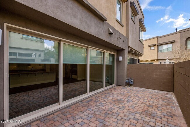 Building Photo - 7428 E Paraiso Dr