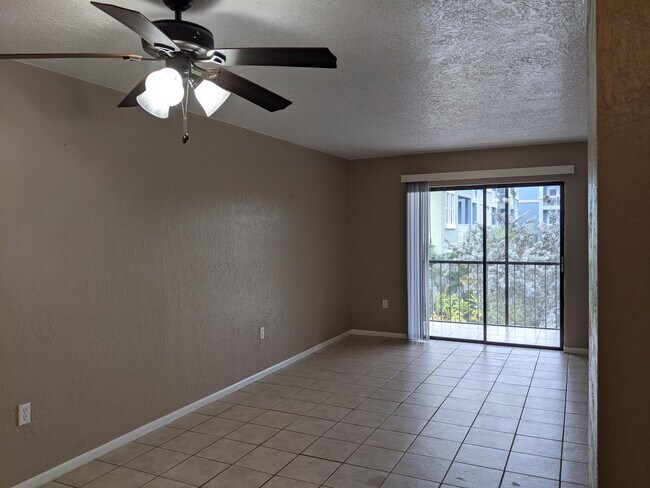 Building Photo - 1564 University Ln
