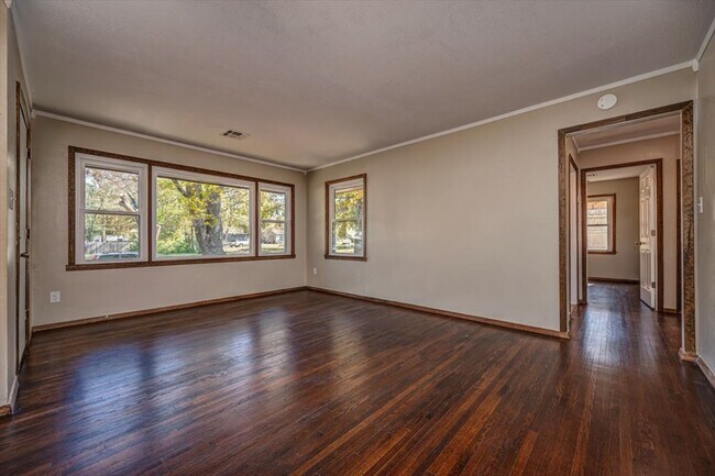 Foto del edificio - 809 N Ross Ave