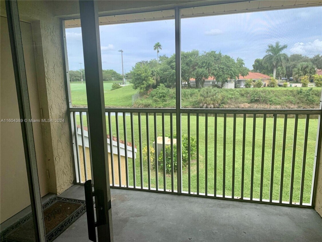 Primary Photo - 979 Coral Club Drive Apt #979, Coral Sprin...