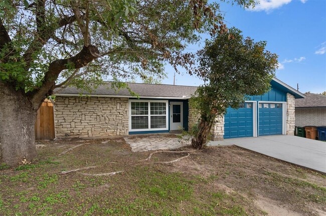 Building Photo - 2532 Chaparral Trail