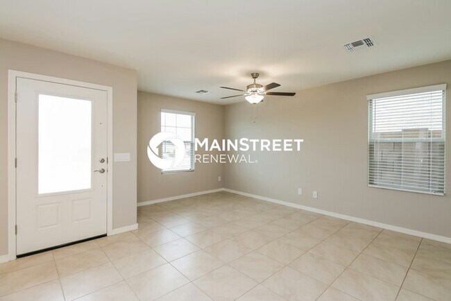 Foto del edificio - 4 Bedroom Pet-Friendly Home in Phoenix, AZ with Main Street Renewal