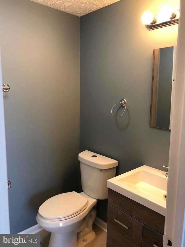 Foto del edificio - 17050 Capri Ln