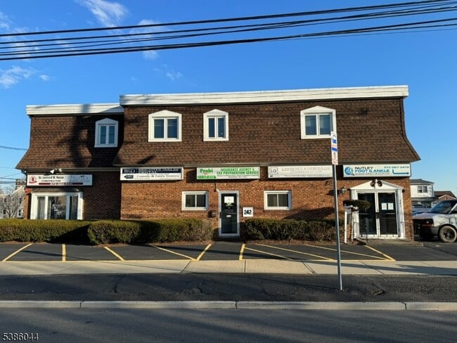 Foto del edificio - 242 Washington Ave