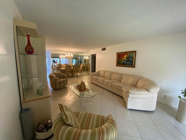 Foto del edificio - 3404 Bimini Ln