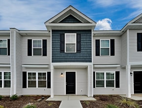 Building Photo - 32 Red Robin Ct