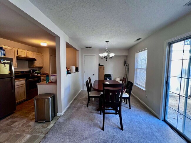 Foto del edificio - Beautiful 2-Bedroom End Unit Townhome in Ocean Lakes!