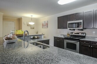 Building Photo - The Landings at Boot Ranch West