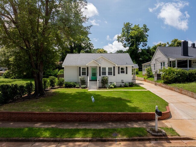 Foto del edificio - $400 Off first month rent.  Newly renovate...