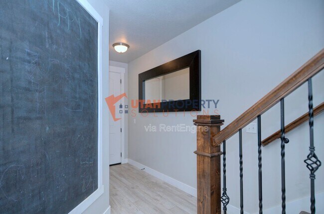 Building Photo - 15351 Tarawa Dr