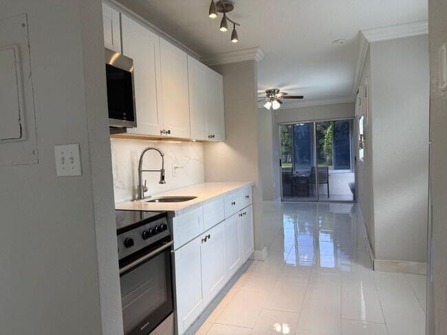 Foto del edificio - 8148 Country Rd