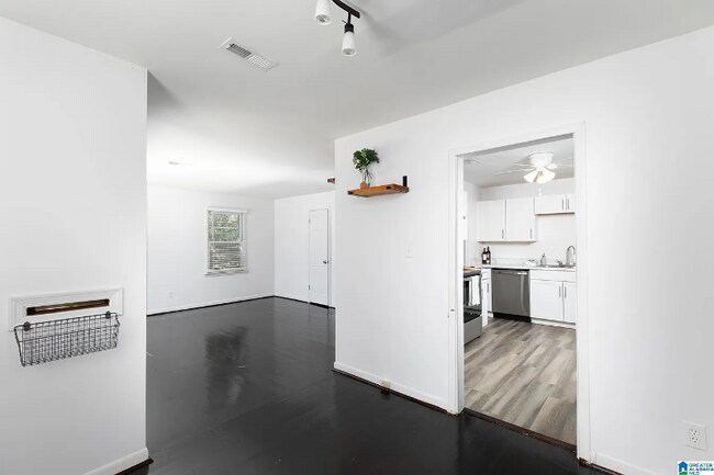 Foto del edificio - 244 10th Ave SW