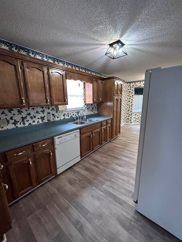 Building Photo - 2016 Amanda Ln