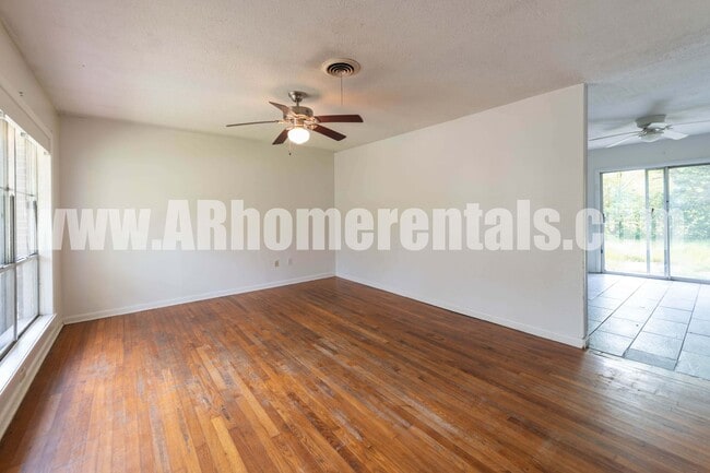 Building Photo - Conway Home Available!