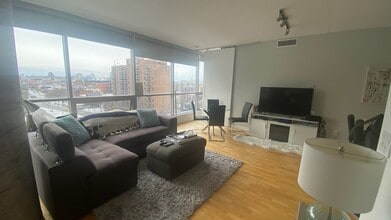 Living Room - 180 York St