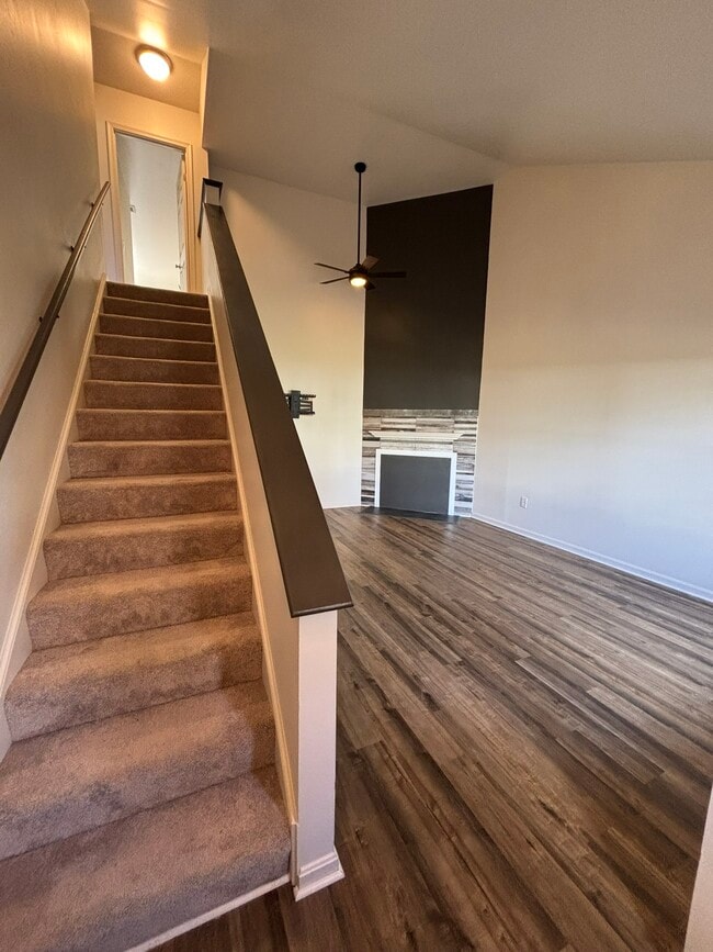 Living room - 405 Franklin St