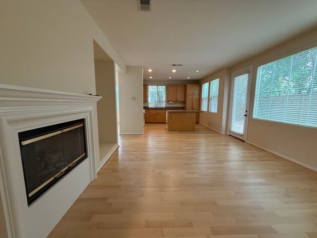 Building Photo - 1147 Azalea Way