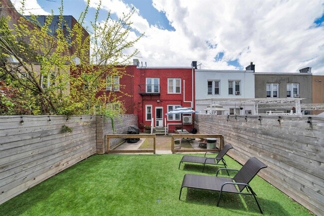 Building Photo - 120 64th St