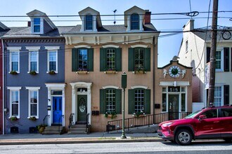 Building Photo - 513 Locust St