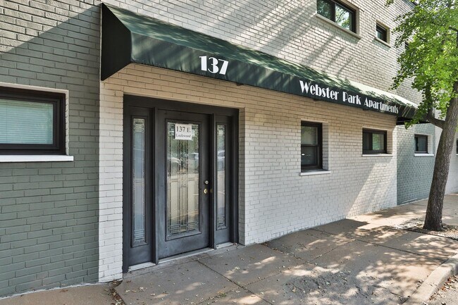 Building Photo - 137 E Lockwood Ave