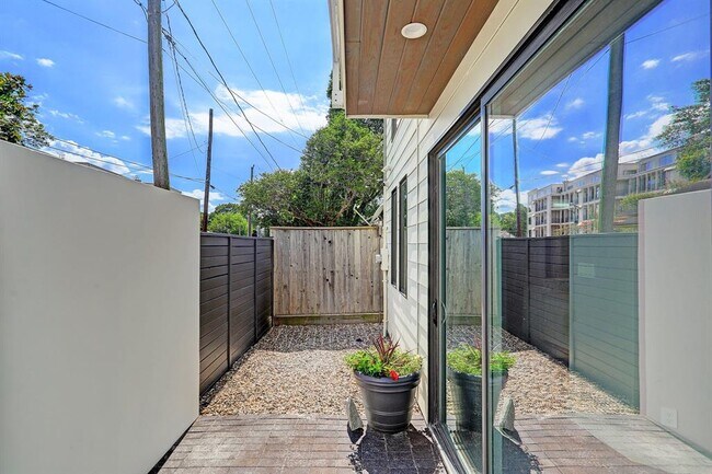 Foto del edificio - 1614 Center St