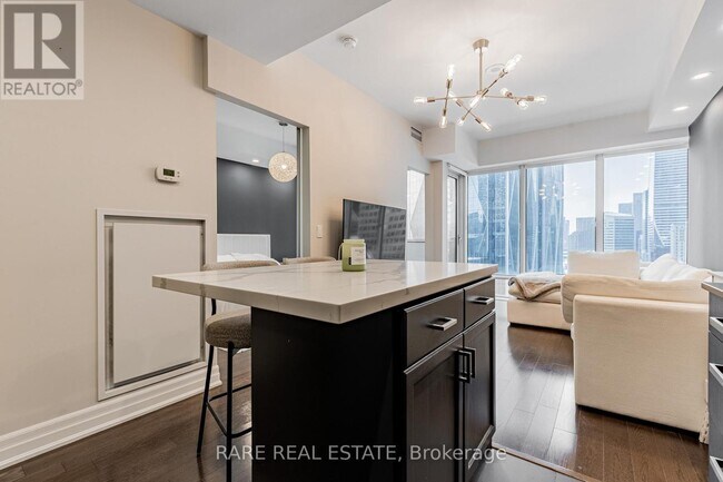 Building Photo - 8 The Esplanade