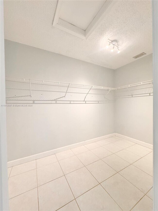 Foto del edificio - 3863 NW 122nd Terrace