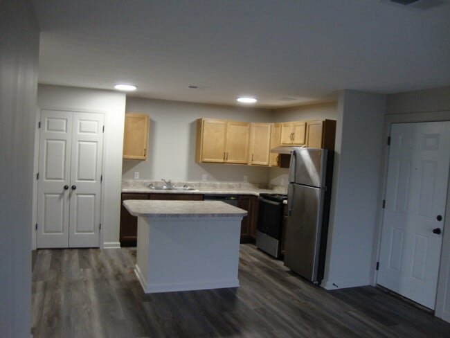 Building Photo - Independence Village