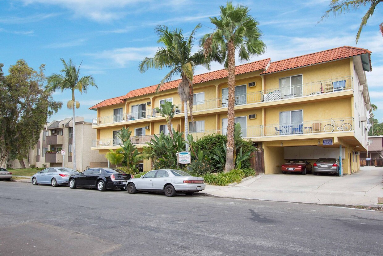 Primary Photo - 10779 Woodbine Street