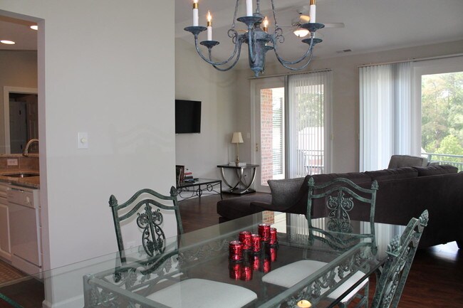 Foto del edificio - 2137 Creswell Dr