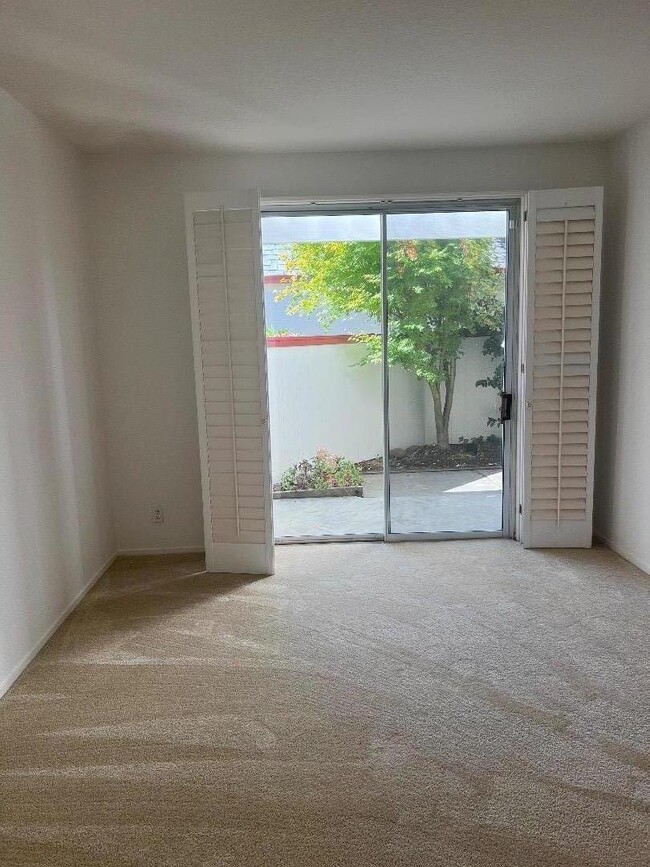 Building Photo - 1601 Chelsea Way