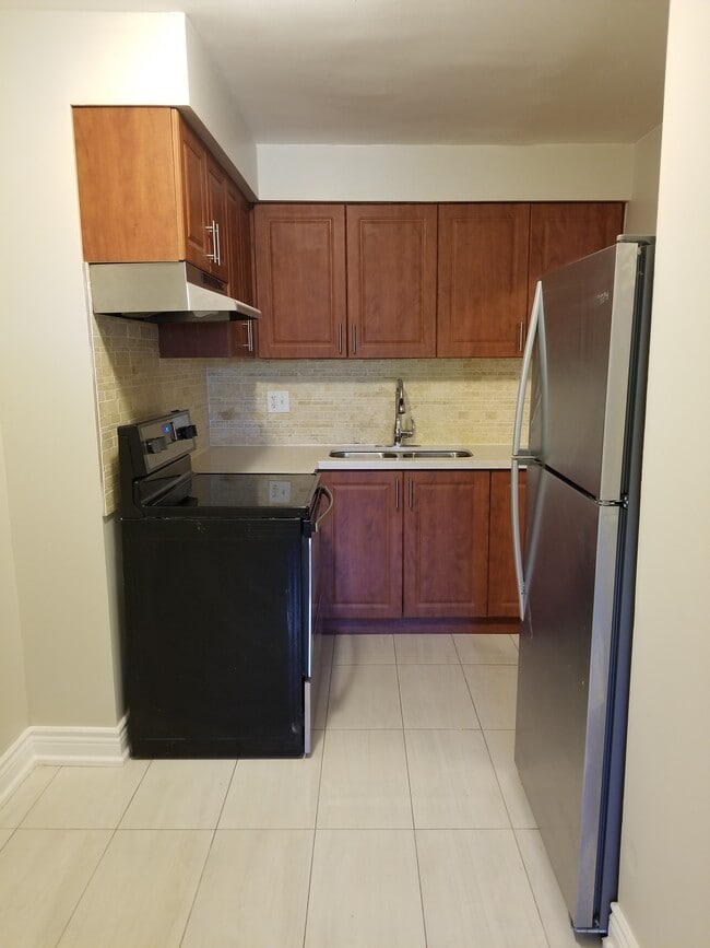 Building Photo - 477 Dean Avenue