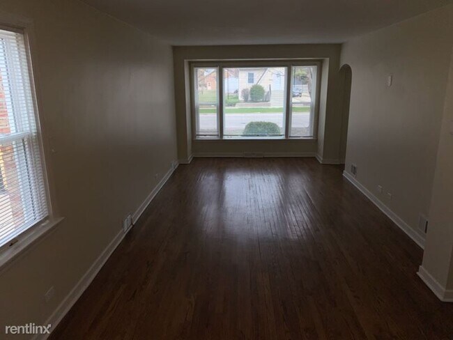 Building Photo - 2 br, 1 bath House - 2823 W 99th St