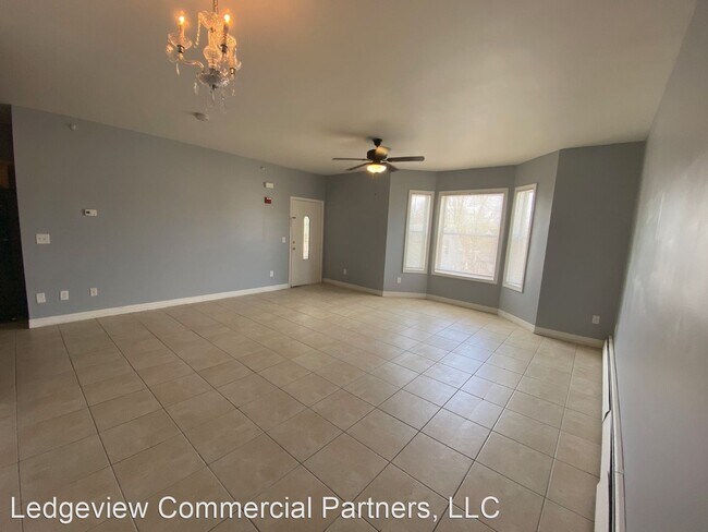 Foto del edificio - 323 Concord St