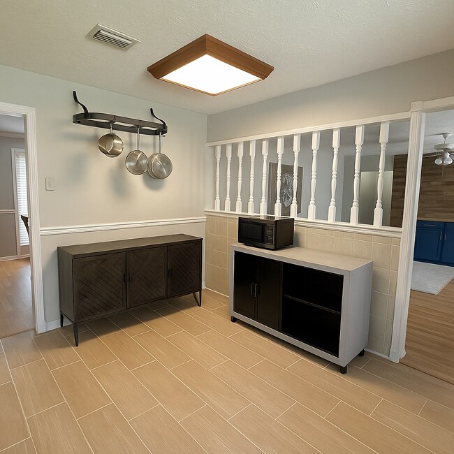 Building Photo - Charming Orange Park Home in a Prime Location
