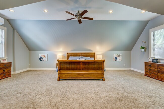 Building Photo - 401 Dellrose