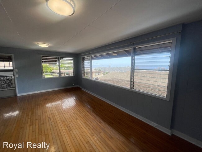 Building Photo - 3 br, 1.5 bath House - 2742 B Laniloa Road