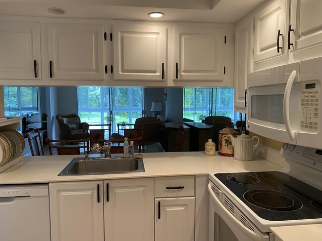 Building Photo - 2703 Nassau Bend