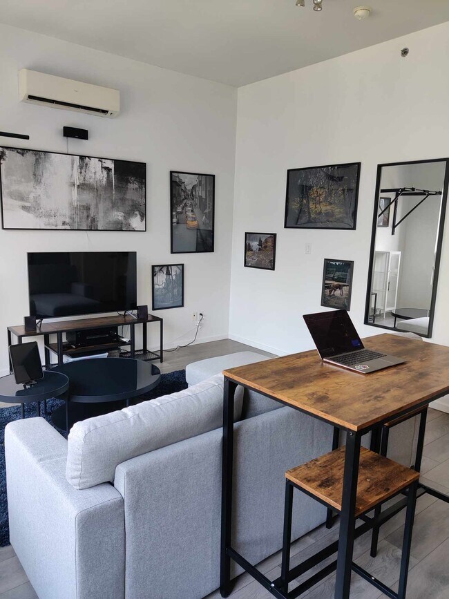 Photo du bâtiment - 1300 Rue Bishop