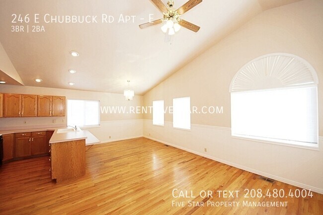 Foto del edificio - 246 E Chubbuck Rd
