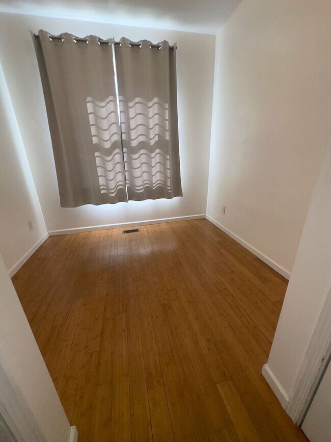 Photo - 1735 Willington St Apartment