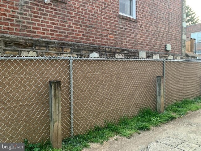Building Photo - 6133 Algard St