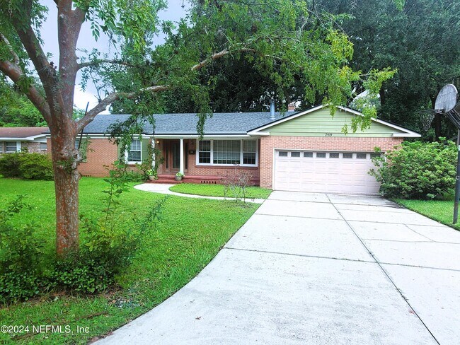Building Photo - 2919 Cadiz Ave