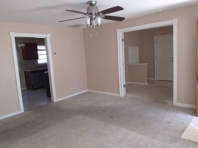 Foto del edificio - Become a Home-Owner Today!