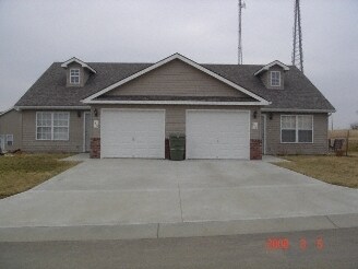 Building Photo - 1524-1526 Eagle Dr