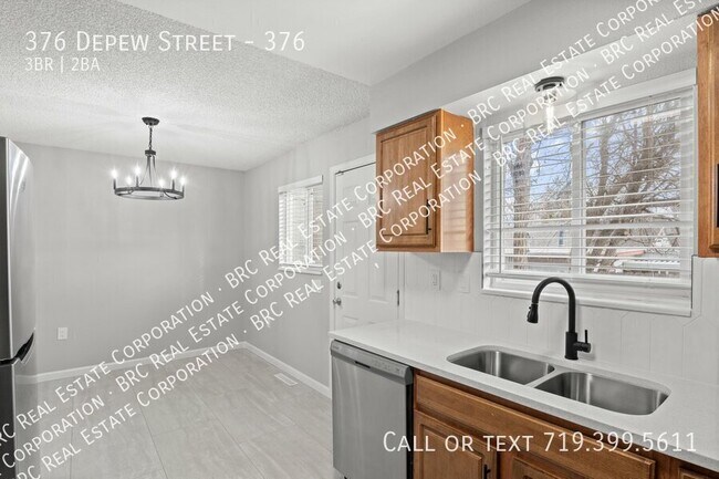 Building Photo - 376 Depew St