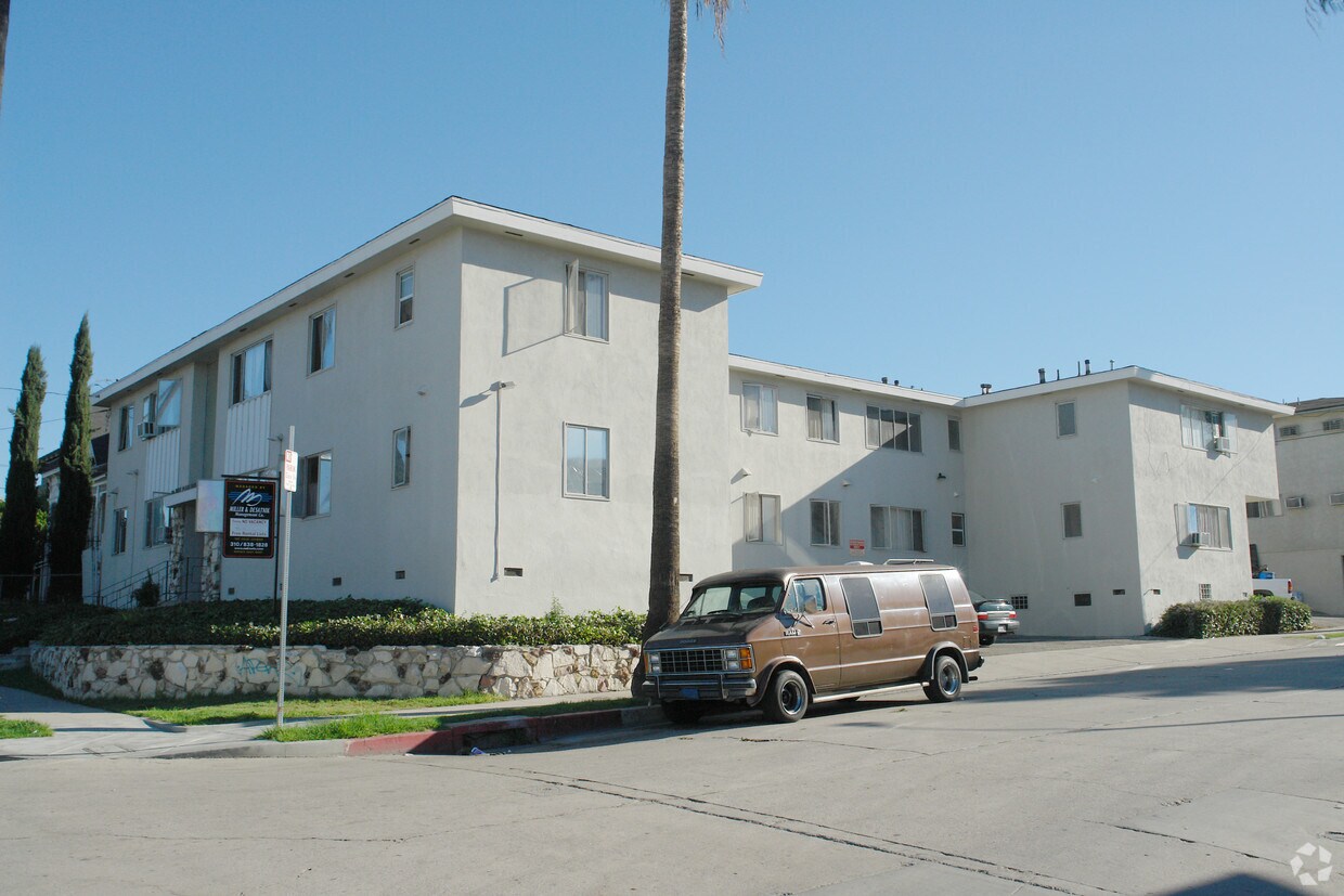 Foto principal - 136 S Westlake Ave