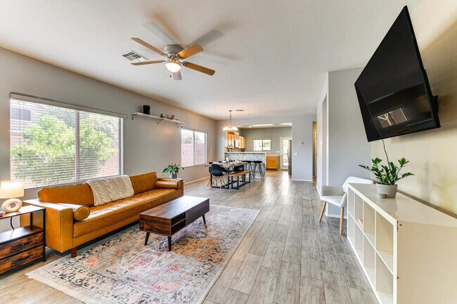 Foto del edificio - 2313 N Presidential Dr