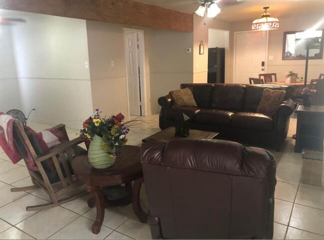 Building Photo - 338 Tennyson St