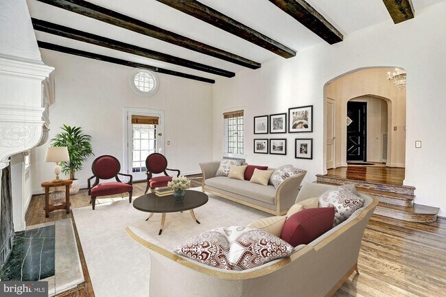 Foto del edificio - 2701 32nd St NW